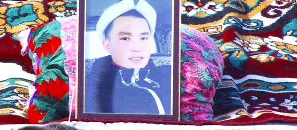 Мушташ, бычакташуу, өлүм — тараптардын жүйөлөрү - Sputnik Кыргызстан