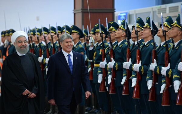 23 декабря в рамках официального визита состоятся переговоры Атамбаева и Роухани в узком и расширенном составах. - Sputnik Кыргызстан