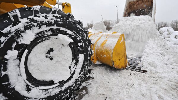 Работа снегоплавильного пункта в Москве - Sputnik Кыргызстан