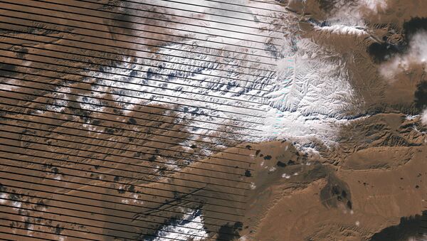 Снег в пустыне Сахара, спутниковый снимок с космоса - Sputnik Кыргызстан