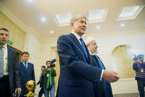Кыргызстан менен Ирандын ортосундагы дипломатиялык байланыштар 1992-жылы 10-майда түзүлгөн - Sputnik Кыргызстан