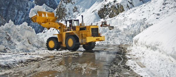 Завершена расчистка лавинных завалов - Sputnik Кыргызстан