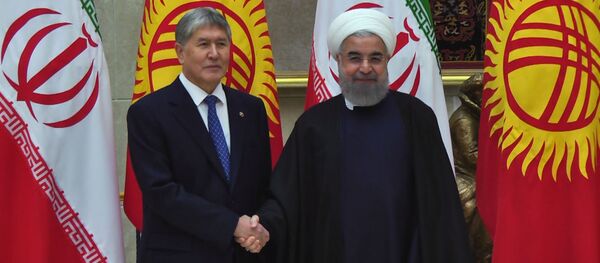 Кол алышып, убадалашкан ажолор. Иран президентинин КРге болгон сапары - Sputnik Кыргызстан