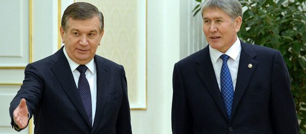 Рабочий визит президента КР Алмазбека Атамбаева в Узбекистан Рабочий визит президента КР Алмазбека Атамбаева в Узбекистан - Sputnik Кыргызстан