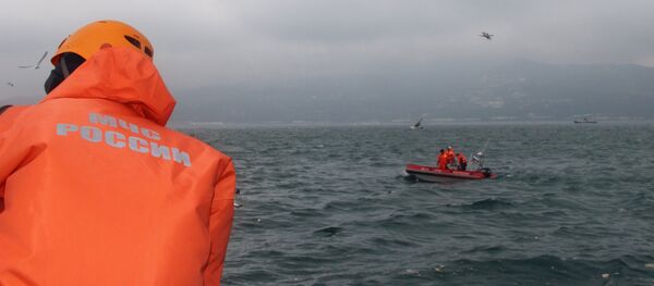 Поисково-спасательные работы на месте крушения самолёта Ту-154 Минобороны РФ в Сочи Поисково-спасательные работы на месте крушения самолёта Ту-154 Минобороны РФ в Сочи - Sputnik Кыргызстан