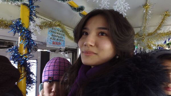 Под рассказы об истории Бишкека пассажиров бесплатно возит троллейбус - Sputnik Кыргызстан