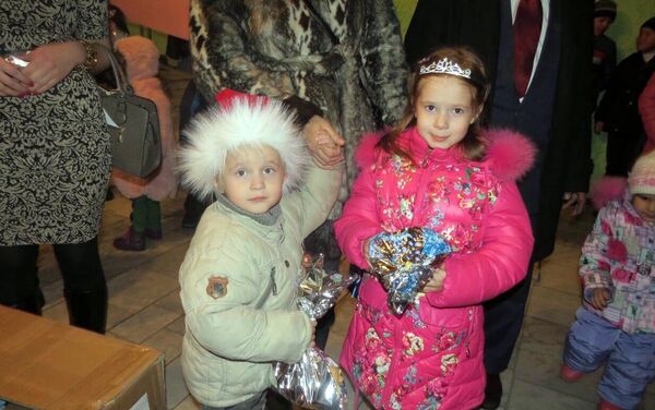 Всего на праздник были приглашены 250 ребят. - Sputnik Кыргызстан