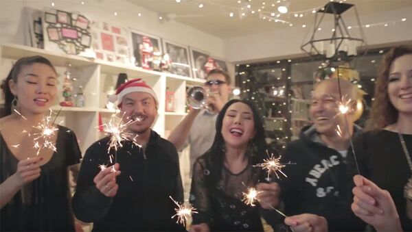 Новогодний позитив: музыканты сделали новогодний подарок Кыргызстану - Sputnik Кыргызстан