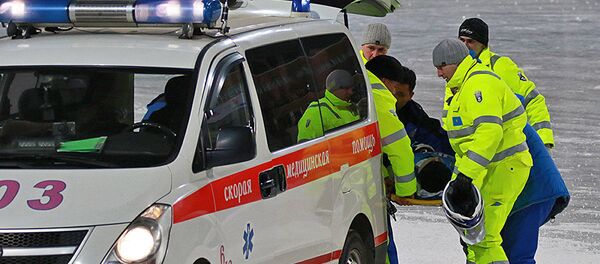 Сотрудники скорой медицинской помощи Казахстана Сотрудники скорой медицинской помощи Казахстана - Sputnik Кыргызстан