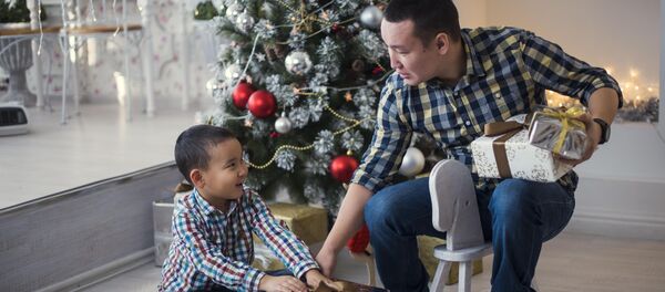 Новогодние подарки близким - Sputnik Кыргызстан