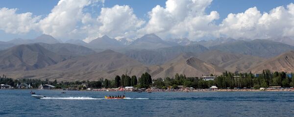 Отды в озере Иссык-Куль в Чолпон-Ате - Sputnik Кыргызстан