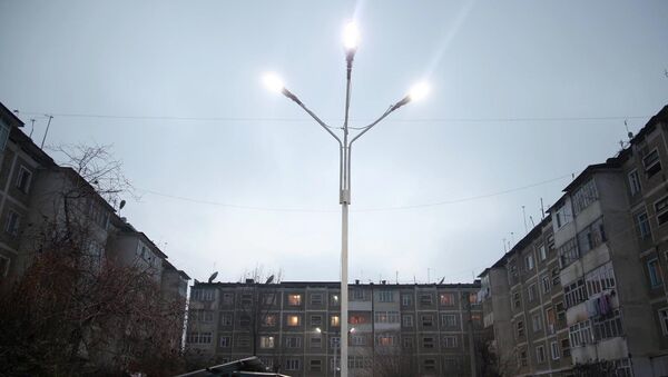 Ош шаарында көп кабаттуу үйлөрдүн алды жарыктандырыла баштады - Sputnik Кыргызстан
