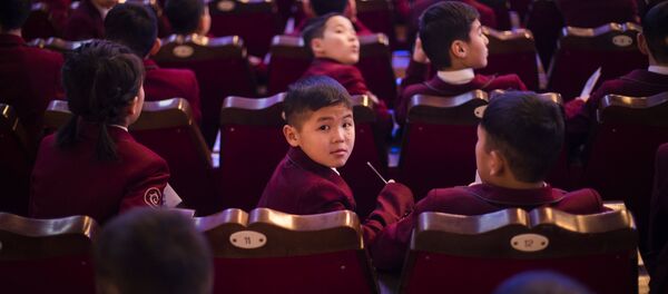 Жаңы жылдык балатыдагы балдар. Архив - Sputnik Кыргызстан