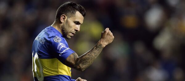 Нападающий ФК Бока Хуниорс Карлос Тевес во время матча. Архивное фото - Sputnik Кыргызстан
