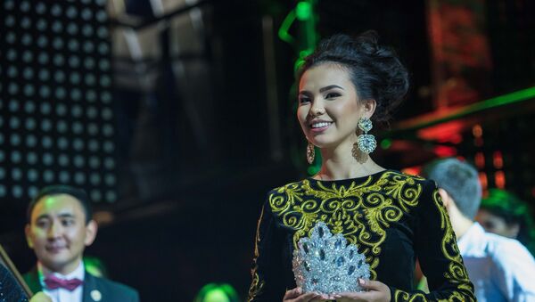 Красота по-кыргызски: о чем думают самые привлекательные девушки страны - Sputnik Кыргызстан