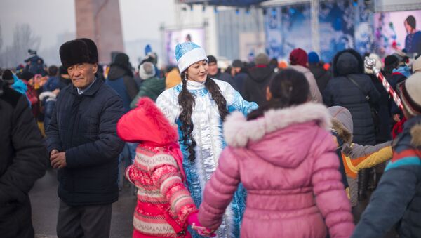 Праздничные мероприятия и народные гуляния на площади Ала-Тоо - Sputnik Кыргызстан