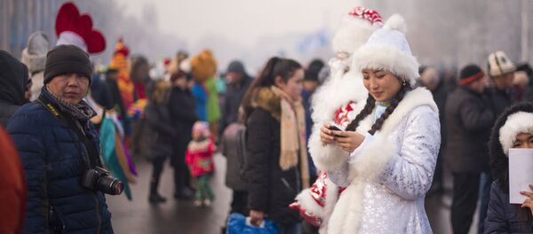 Праздничные мероприятия и народные гуляния на площади Ала-Тоо - Sputnik Кыргызстан