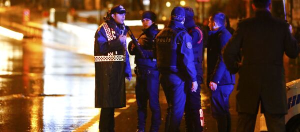 Сотрудники полиции Турции на месте нападения на ночной клуб в Стамбуле - Sputnik Кыргызстан