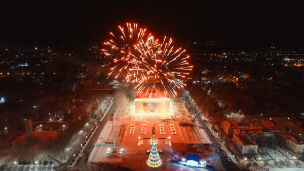 Красотища! Новогодний салют на площади Ала-Тоо в Бишкеке - Sputnik Кыргызстан