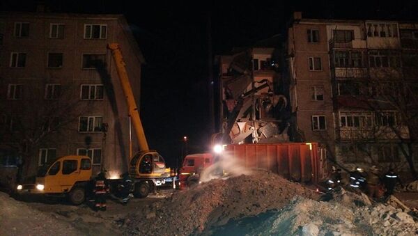 Обрушение части многоэтажного дома в поселке Шахан, Казахстана - Sputnik Кыргызстан
