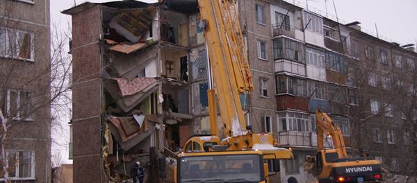 Обрушение части многоэтажного дома в поселке Шахан, Казахстана - Sputnik Кыргызстан