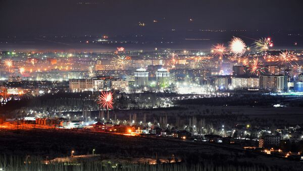 Фотофакт: завораживающая панорама новогоднего салюта в Бишкеке - Sputnik Кыргызстан