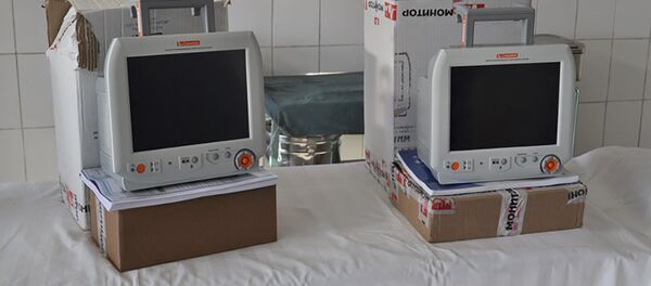 Бишкек шаардык Травматология жана ортопедия илим изилдөө борборунун күйүк бөлүмүнө берилген медицинадык жабдуу - Sputnik Кыргызстан