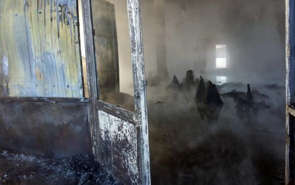 Магазин Манас в Таласе сгорел полностью, сообщили корреспонденту Sputnik в пожарной службе города - Sputnik Кыргызстан