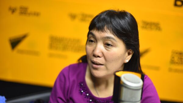 Руководитель пресс-службы мэрии Бишкека Гуля Алмамбетова во время интервью на радио Sputnik Кыргызстан - Sputnik Кыргызстан