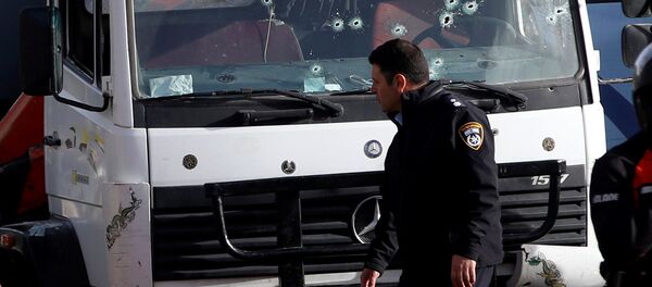 Наезд грузовика в Иерусалиме Наезд грузовика в Иерусалиме - Sputnik Кыргызстан