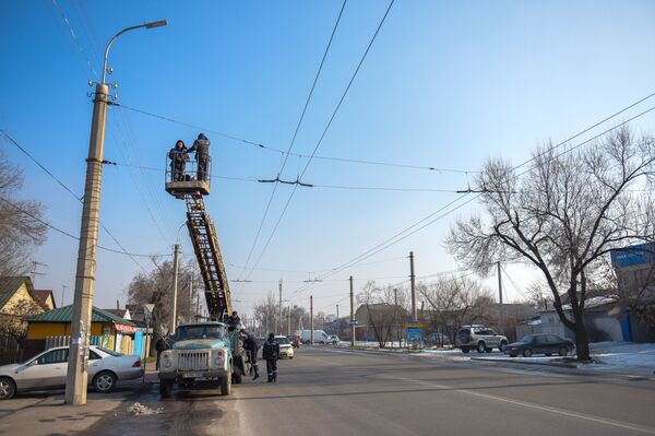 Установка современных светодиодных светильников в Бишкеке - Sputnik Кыргызстан