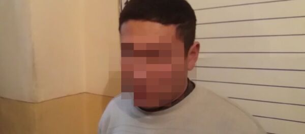 Я опозорил родителей — кадры допроса задержанного в Оше сотрудника КТРК - Sputnik Кыргызстан