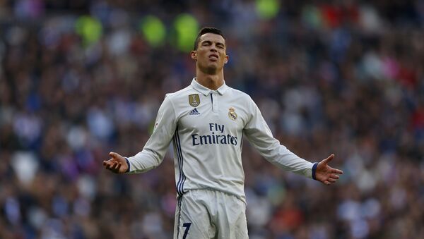 «Реал Мадрид» менен Португалиянын курама командасынын чабуулчусу Криштиану Роналду - Sputnik Кыргызстан