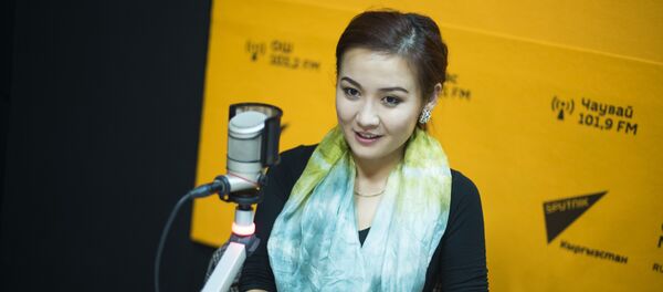 Директор инвестиционно-консалтинговой компании Женни Жениш кызы во время интервью на радио Sputnik Кыргызстан. - Sputnik Кыргызстан