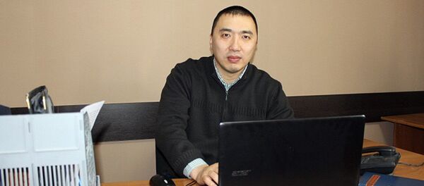 Пресс-секретарь государственного агентства по геологии и минеральным ресурсам Рыспек Токтоналиев Пресс-секретарь государственного агентства по геологии и минеральным ресурсам Рыспек Токтоналиев - Sputnik Кыргызстан