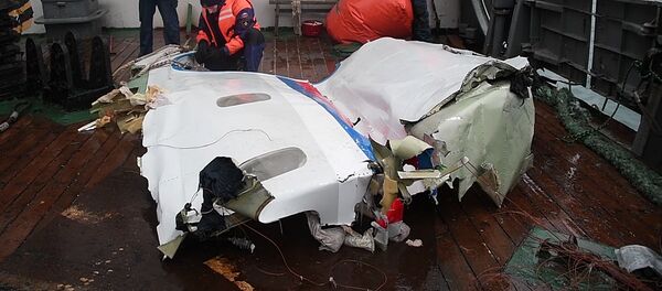 Найденные фрагменты самолета Ту-154, потерпевшего крушение над Черным морем у берегов Сочи. - Sputnik Кыргызстан