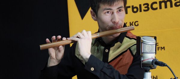 Инженер и музыкант Элчибек Кадырбеков - Sputnik Кыргызстан
