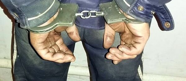 Кол кишенчен адам. Архив Кол кишенчен адам. Архив - Sputnik Кыргызстан