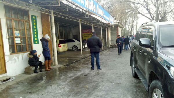 Авария на машине клиента авомойки в Бишкеке - Sputnik Кыргызстан