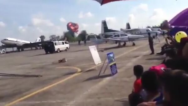 Истребитель разбился во время авиашоу в Тайланде - Sputnik Кыргызстан