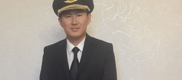 Биринчи класстагы учкуч Турар Исмаиловдун архивдик сүрөтү - Sputnik Кыргызстан