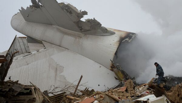 Обломки самолета Boeing-747 потерпевшего крушение недалеко от аэропорта Манас. Архивное фото - Sputnik Кыргызстан