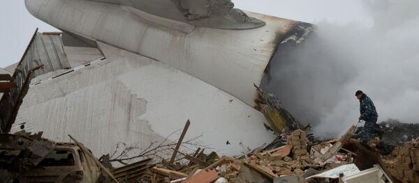 Обломки самолета Boeing-747 потерпевшего крушение недалеко от аэропорта Манас - Sputnik Кыргызстан