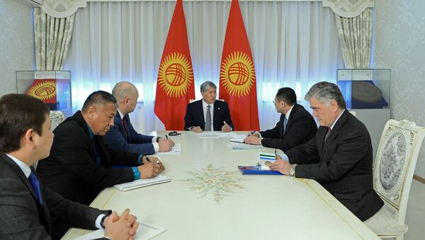 Президент КР Алмазбек Атамбаев принял заместителя премьер-министра Узбекистана Адхама Икрамова - Sputnik Кыргызстан