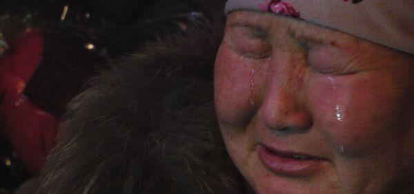 Авиакырсыктан көз жумган кыздардын апасы Махбуба: төрт кызым тең бизге буйрубаптыр - Sputnik Кыргызстан