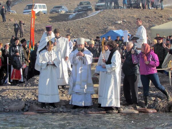 Празднование Крещения в Кара-Балте - Sputnik Кыргызстан