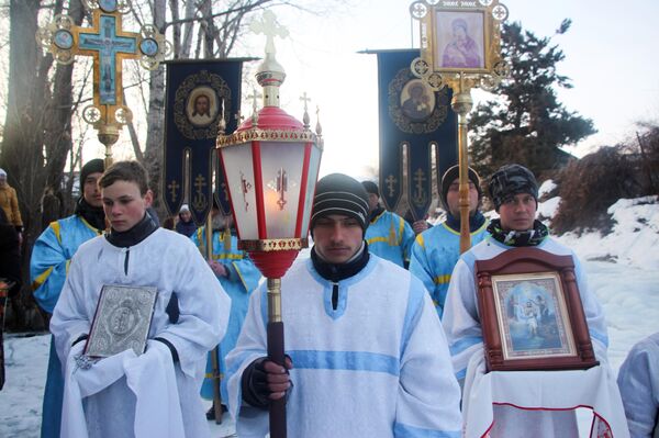 Празднование Крещения в Караколе - Sputnik Кыргызстан