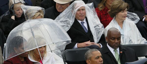 Экс-президент США Джордж Буш-младший на инаугурации избранного президента США Дональда Трампа - Sputnik Кыргызстан