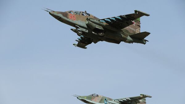Самолеты Су-25СМ во время учений. Архивное фото - Sputnik Кыргызстан