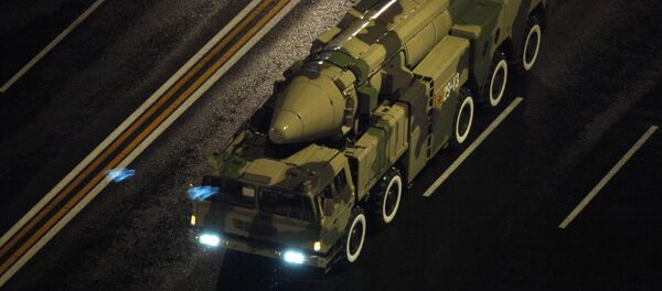 Баллистическая ракета армии Китая во время парада в Пекине, КНР. Архивное фото - Sputnik Кыргызстан